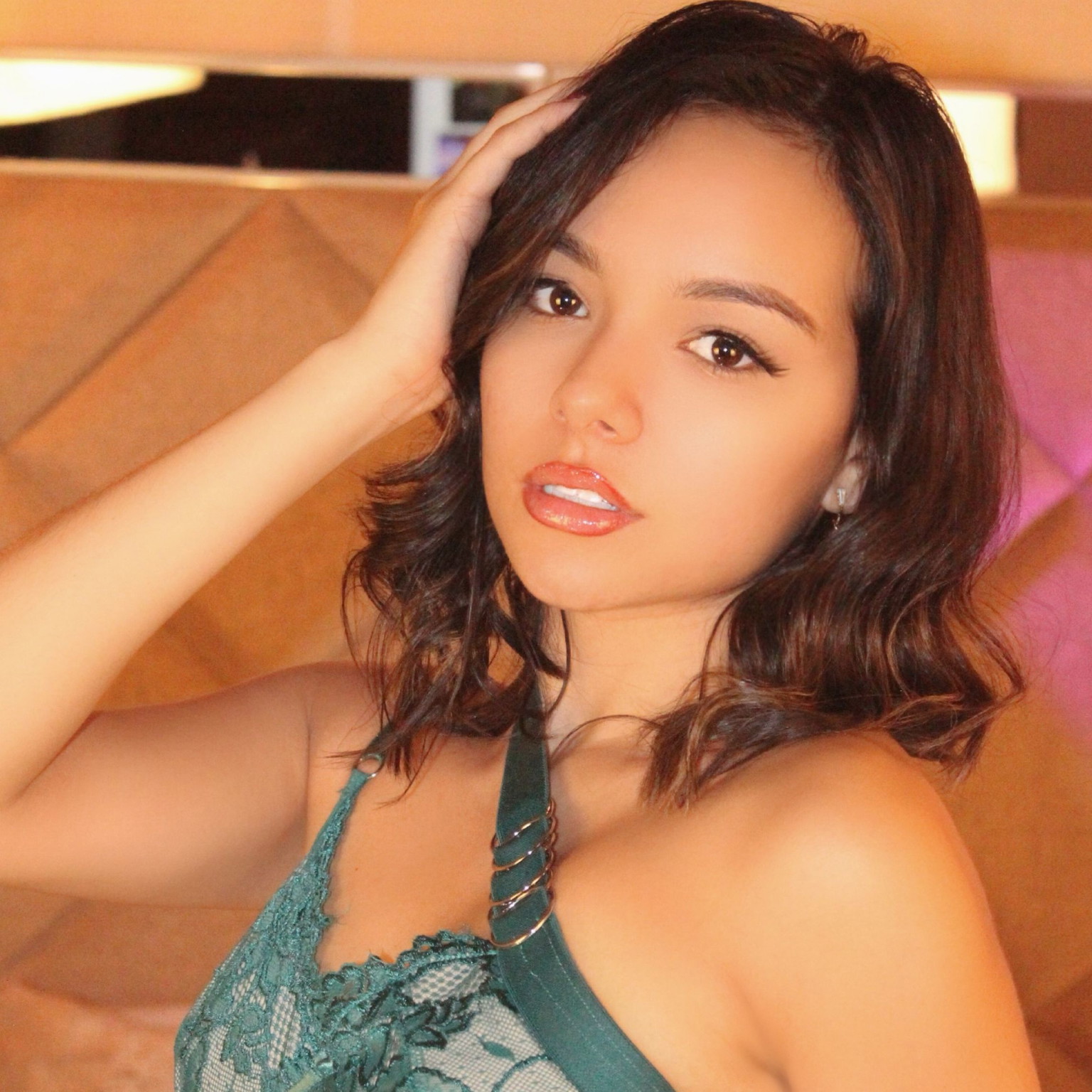 naomisainz is Live on Cam at Cherry.tv!